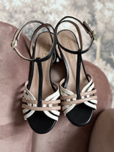 Carica l'immagine nel visualizzatore di Gallery, REBE