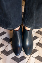 Load image into Gallery viewer, BETTA