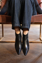 Load image into Gallery viewer, SCARLET