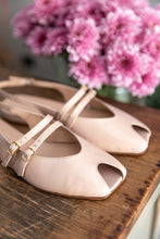 Carica l'immagine nel visualizzatore di Gallery, AURORA