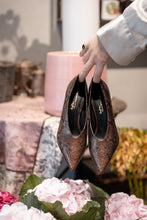 Load image into Gallery viewer, ROSAMUND