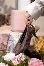 Load image into Gallery viewer, ROSAMUND