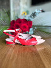 Carica l'immagine nel visualizzatore di Gallery, PUPETTA