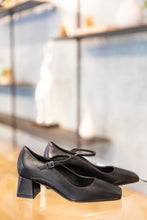 Upload the image to the Gallery viewer, ARIANNA.