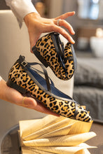 Load image into Gallery viewer, PILAR