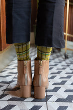 Upload the image to the Gallery viewer, BETTA