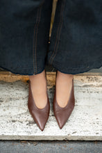 Load image into Gallery viewer, AMANDA