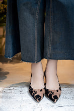 Load image into Gallery viewer, SISSI COW