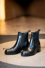 Upload the image to the Gallery viewer, CLAUDIA