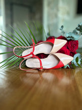 Carica l'immagine nel visualizzatore di Gallery, PUPETTA