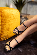 Carica l'immagine nel visualizzatore di Gallery, CAMELIA