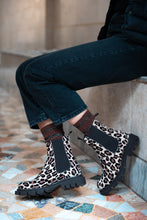 Carica l'immagine nel visualizzatore di Gallery, OLIVIA