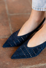 Carica l'immagine nel visualizzatore di Gallery, KARINA