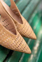 Carica l'immagine nel visualizzatore di Gallery, KARINA