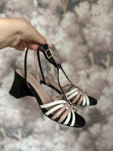 Carica l'immagine nel visualizzatore di Gallery, REBE