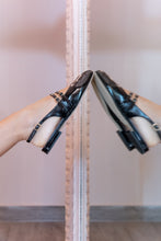 Carica l'immagine nel visualizzatore di Gallery, AURORA