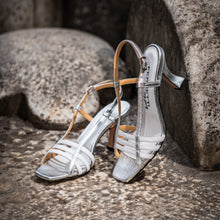 Carica l'immagine nel visualizzatore di Gallery, Tessa