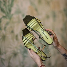 Carica l'immagine nel visualizzatore di Gallery, Tessa