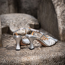 Carica l'immagine nel visualizzatore di Gallery, Tessa