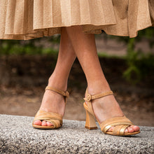 Carica l'immagine nel visualizzatore di Gallery, Ylenia