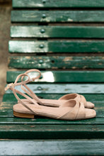 Carica l'immagine nel visualizzatore di Gallery, JACQUELINE
