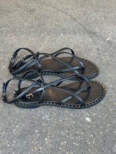 Upload the image to the Gallery viewer, MAFALDA
