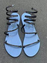 Upload the image to the Gallery viewer, GINNI
