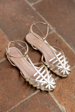 Carica l'immagine nel visualizzatore di Gallery, WENDY
