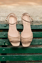 Carica l'immagine nel visualizzatore di Gallery, JACQUELINE
