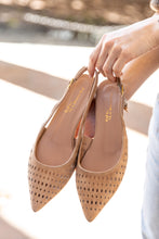 Carica l'immagine nel visualizzatore di Gallery, LOVELY LIGHT
