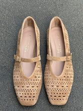 Load the image into the Gallery viewer, NICE LIGHT
