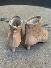 Carica l'immagine nel visualizzatore di Gallery, SERAPHINE LIGHT BISCOTTO
