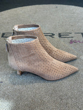 Carica l'immagine nel visualizzatore di Gallery, SERAPHINE LIGHT BISCOTTO
