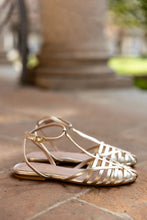 Carica l'immagine nel visualizzatore di Gallery, WENDY
