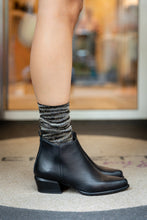 Load image into Gallery viewer, LEONA
