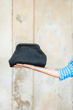 Carica l'immagine nel visualizzatore di Gallery, POCHETTE LUREX TESSUTO TRAFORATO

