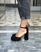 Upload the image to the Gallery viewer, SHIRLEY
